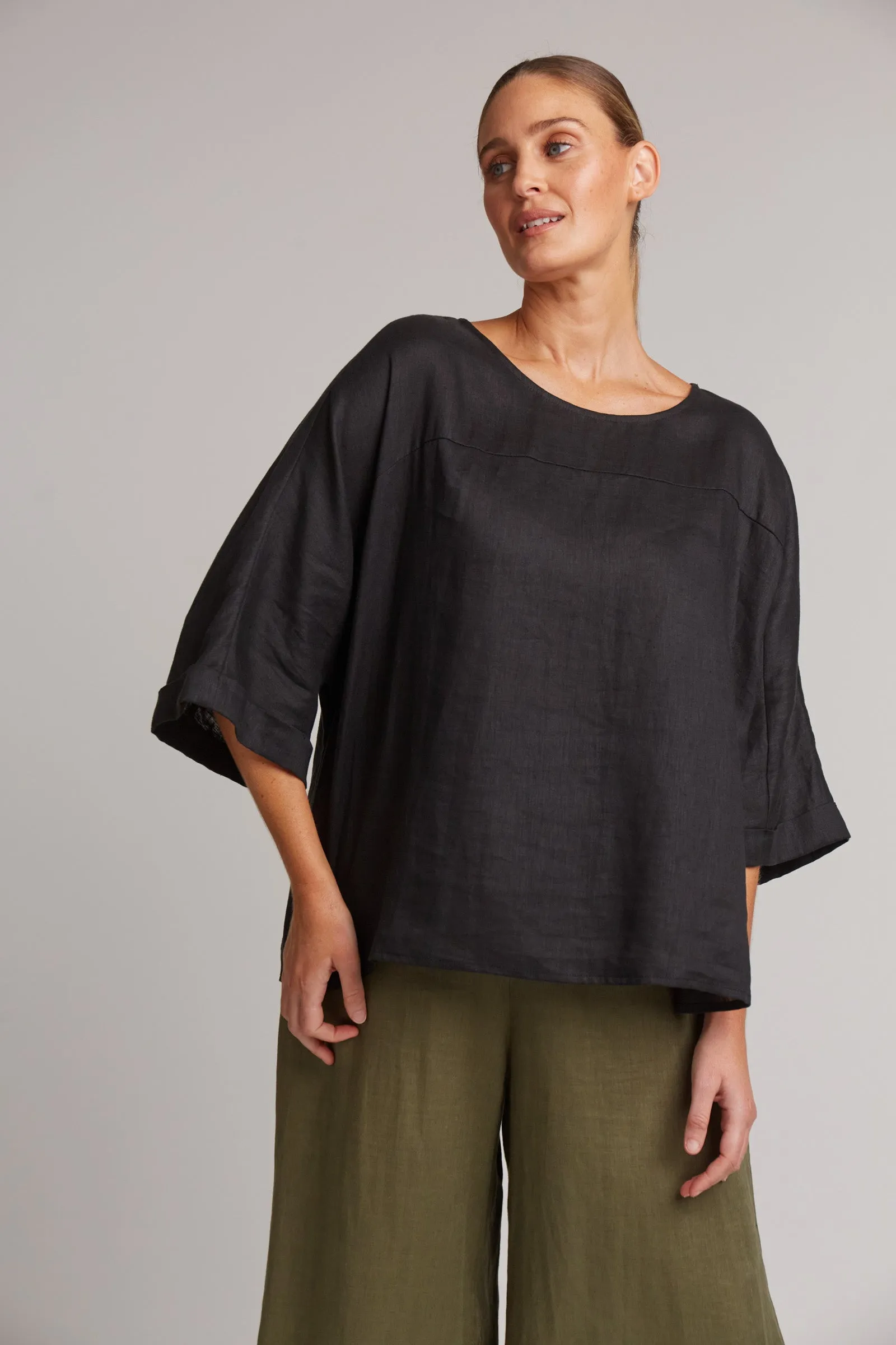 Studio Relaxed Top - Ebony